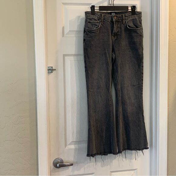 BDG Wide Leg Raw Hem Jeans Charcoal Color Size 29 - Picture 3 of 10